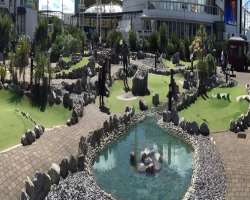 People also enjoy fun games at the place such as golf. All the visitors love to spend their leisure time practicing sports.